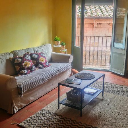 Apartamentos Saltarel·lo Besalu Bagian luar foto
