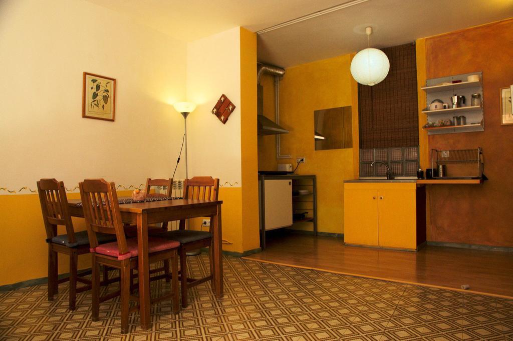 Apartamentos Saltarel·lo Besalu Bagian luar foto